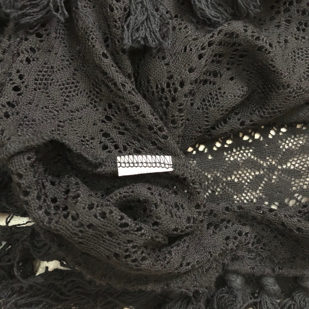 VaVa by Joy Han Crochet Fringe Boho Poncho - Picture 10 of 11